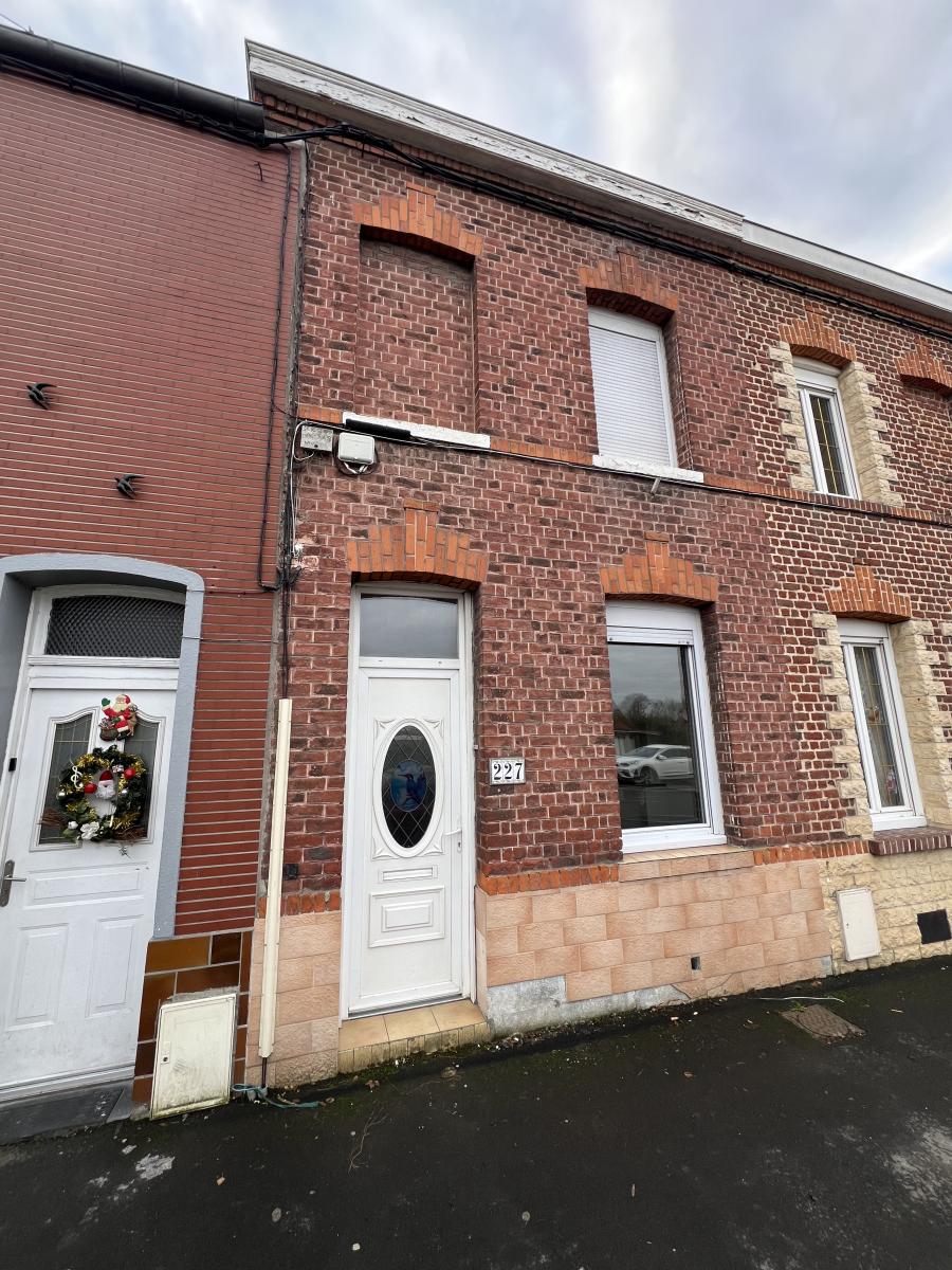 maison Raismes 99 000€ HNI Réf. : 59175-1593 - A vendre RAISMES, à proximité des axes autoroutiers et des commerces, Maison de type